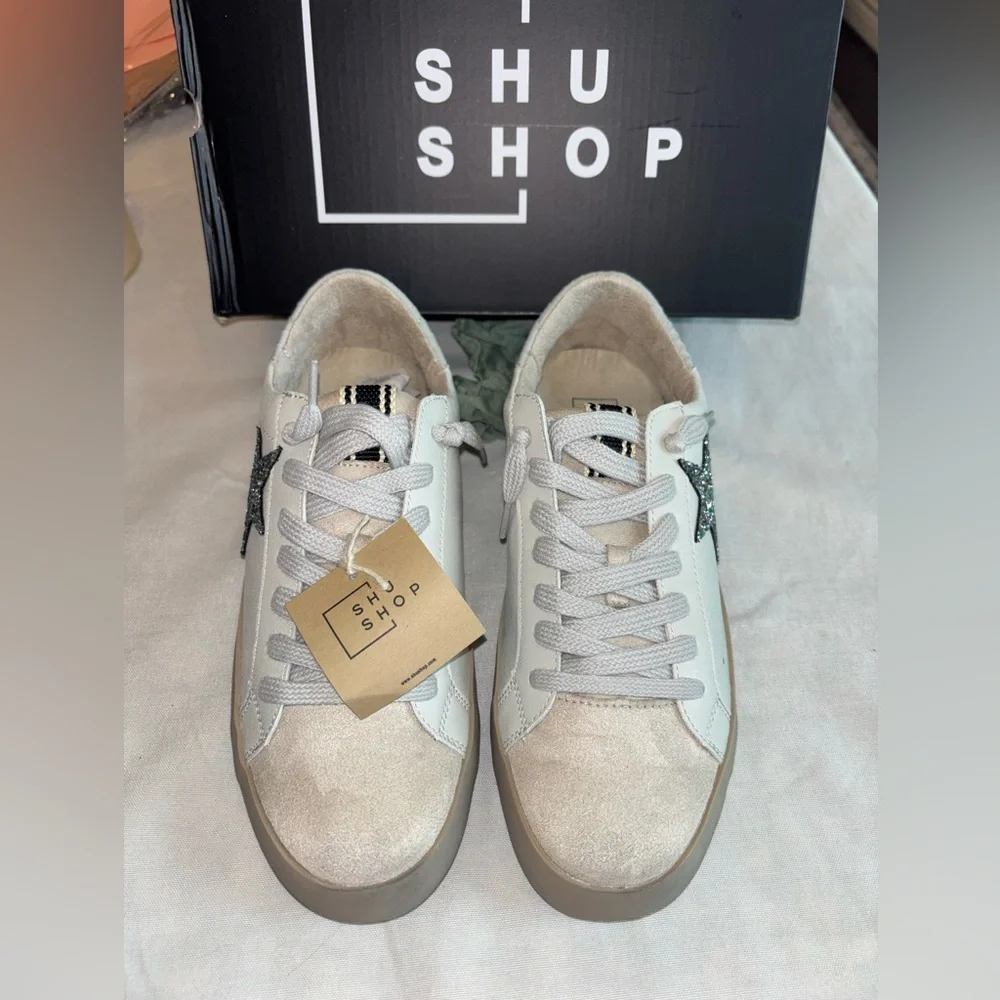 White and Gray Distressed Star Sneakers - Picture 5 of 6